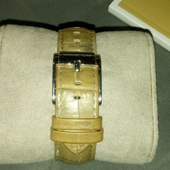 Michael Kors Watch - Picture 2 of 6